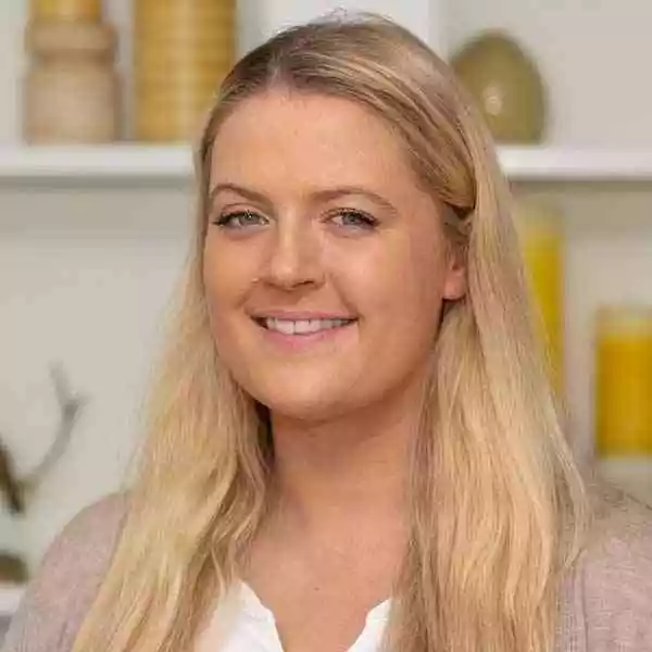 Headshot of Mountainside Treatment Center's staff member Kendall Svanda